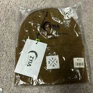 Zyia Dark Caramel beanie RC